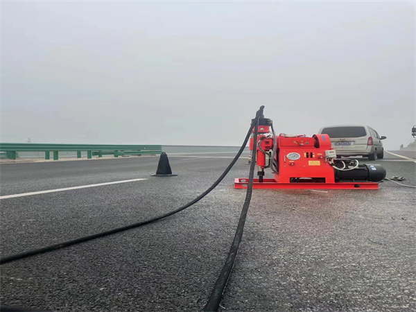 西区马路路基路面开裂下沉注浆加固灌浆